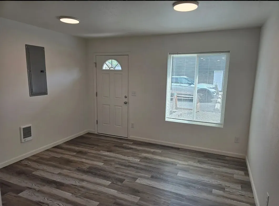 2 bed, 1.5 bath, 850 sqft, $1,495 — Photo 4