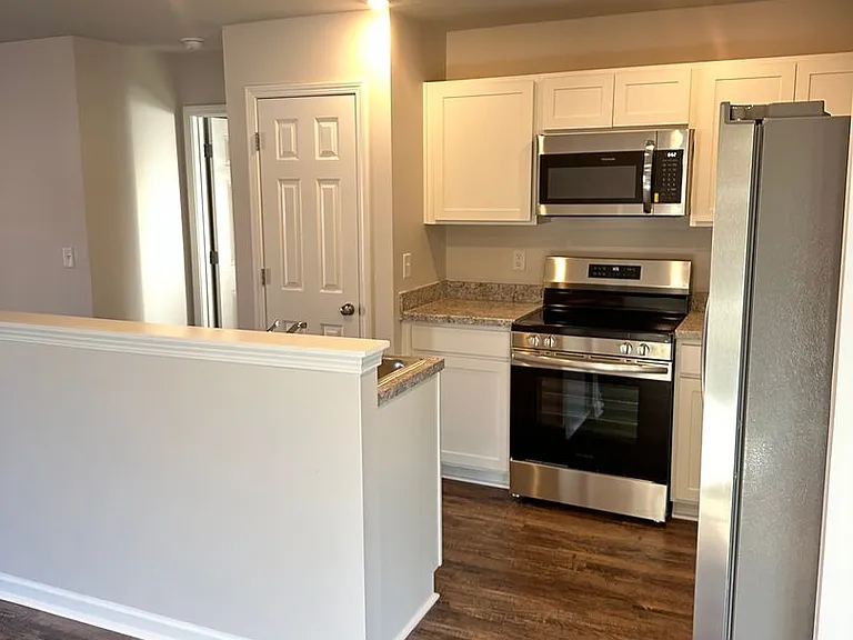 601 Savannah St — Photo 7