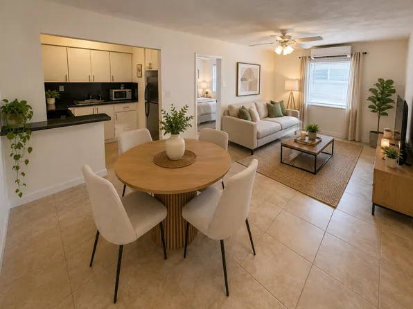 704 NE 5th St #4, Hallandale, FL 33009