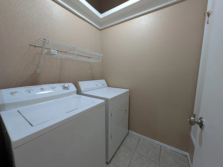 5949 Bridalveil Dr — Photo 17