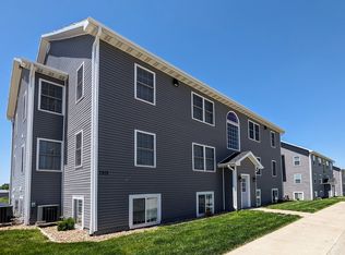 B Ave Apartments, Oskaloosa, IA 52577