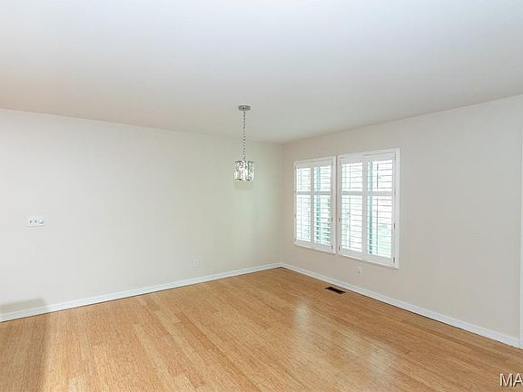 4th image of 39 Ridgeview Circle Ct