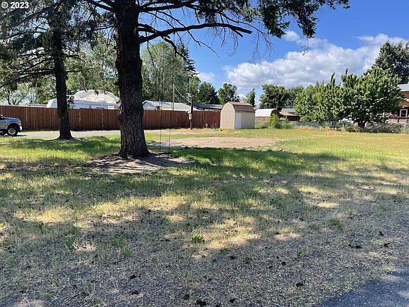 3rd image of 203 Cypress St