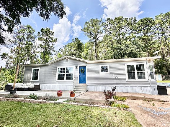 3rd image of 108 Chipper Ln