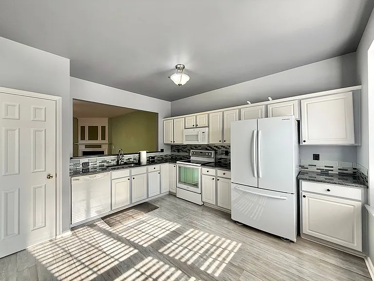 311 Coral Creek Ln — Photo 10
