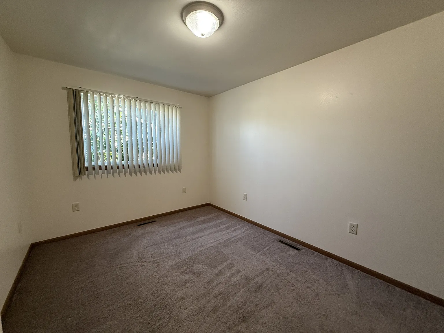 1324 8th Avenue Northeast - 8 — Photo 4