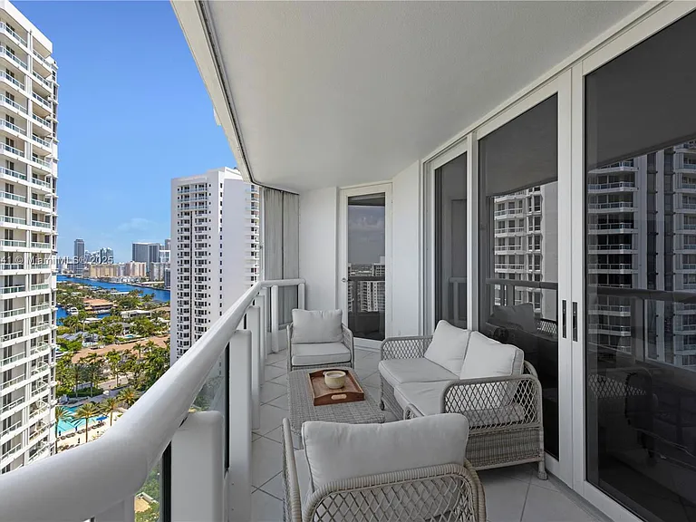 21055 Yacht Club Dr #2203 — Photo 26