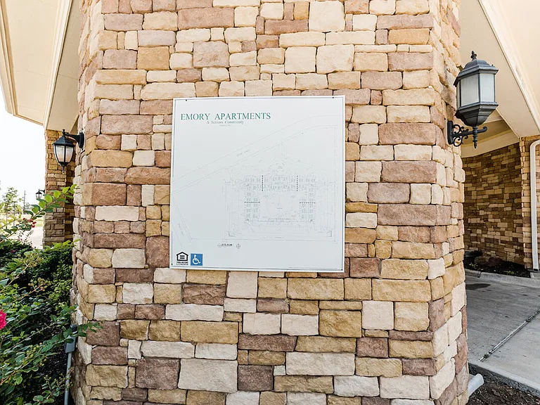 Emory — Photo 28