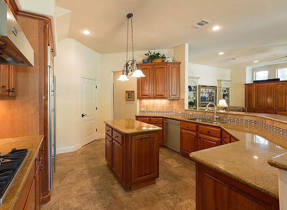 5th image of 9408 Bell Mountain Dr