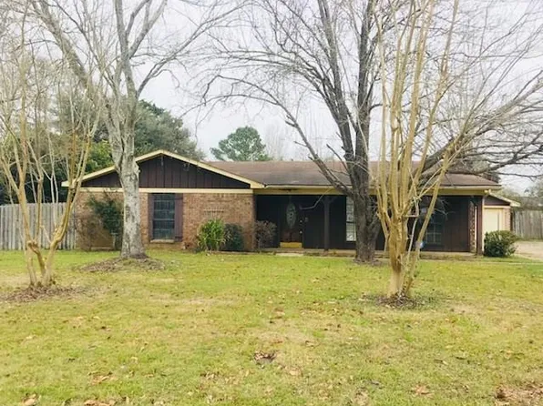 2779 Meadowview Dr, Mobile, AL 36695