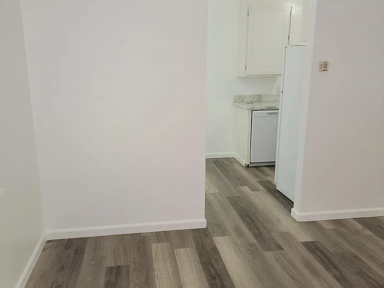 2405 F St #2 — Photo 9