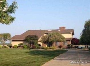 450 Lathrop Ave, Algonac, MI 48001