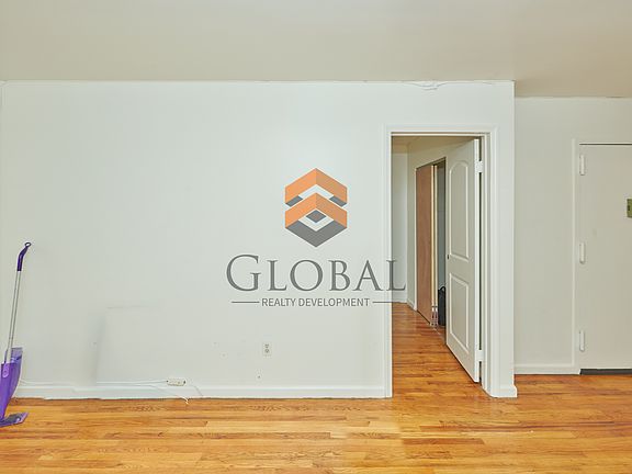 4th image of 1215 Tinton Ave #2