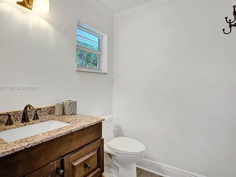 2120 SW 28th Way — Photo 31