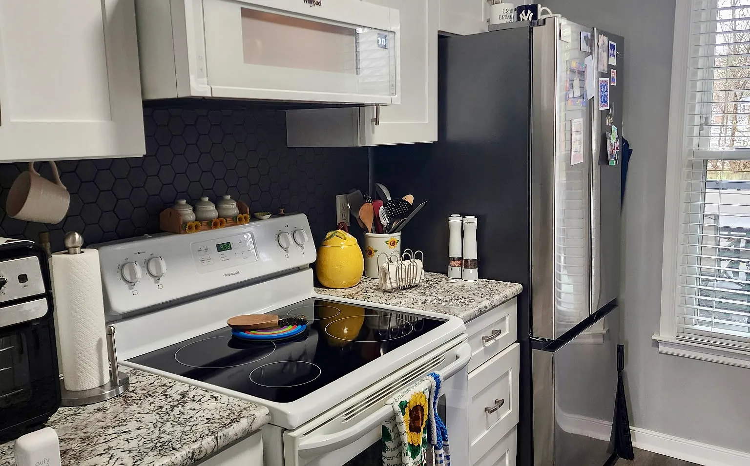 2 bed, 2.5 bath, 1064 sqft, $2,000 — Photo 2