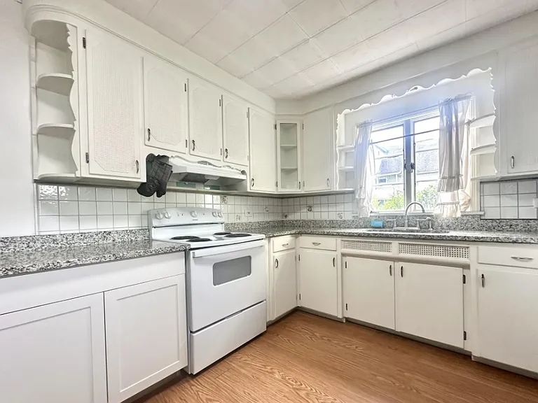 1057 Lincoln St #1 — Photo 1