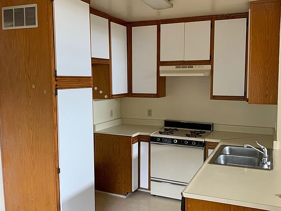 3rd image of 2245 Las Colinas Ave APT 201