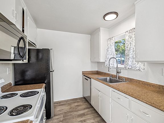 4th image of 220 Ventura Ave #972277676