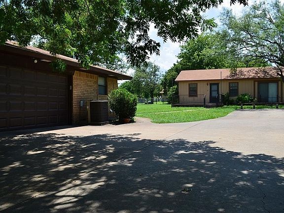 2nd image of 119 Quail Lake Dr W