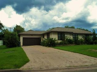 3005 S Park Dr, Port Arthur, TX 77642