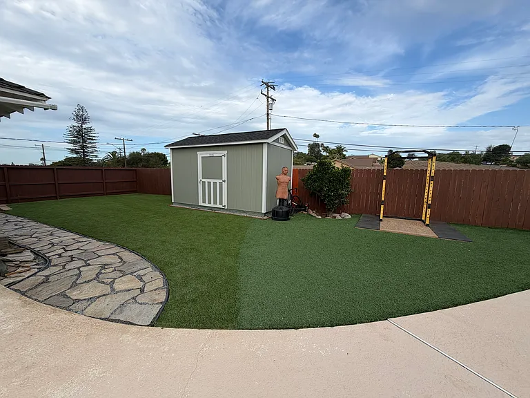 535 W Fig St — Photo 2