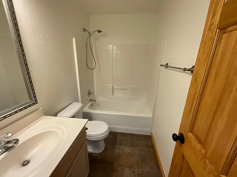 513 SW 155th Ct — Photo 6