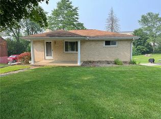 120 Rosemont Dr, Coraopolis, PA 15108