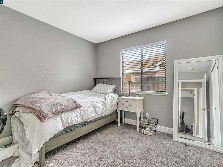 1060 Saint Andrews Dr — Photo 24