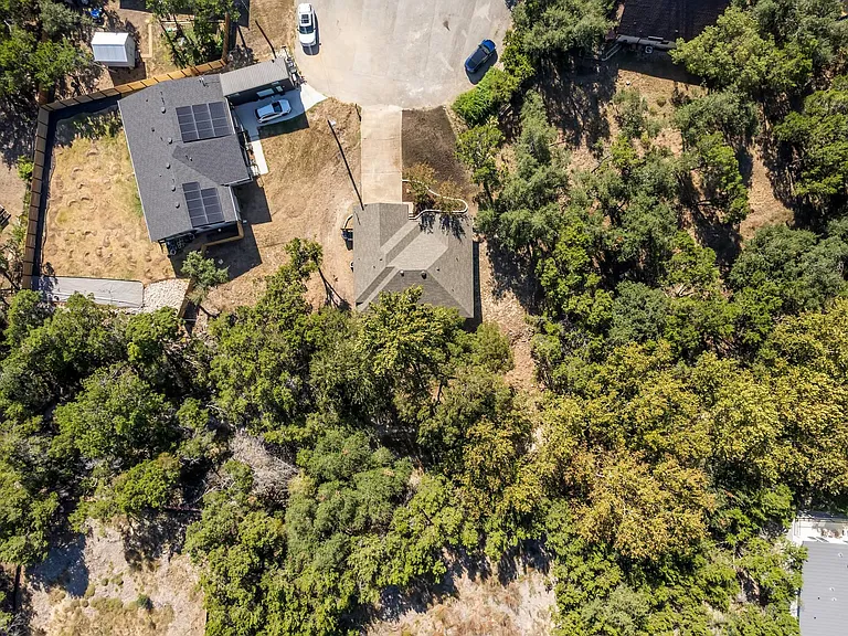 7704 Plateau Cv — Photo 4