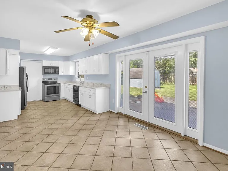 2807 Folsom Ln — Photo 12