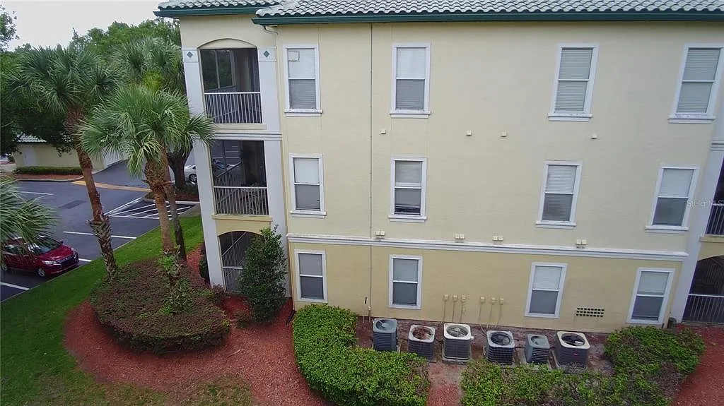 2 bed, 2.0 bath, 1110 sqft, $1,750 — Photo 2