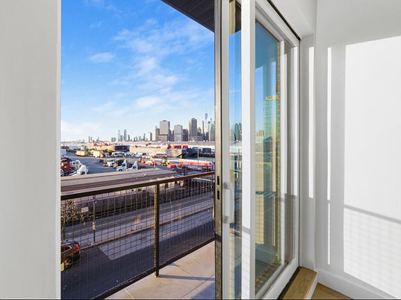 5th image of 73 Columbia St #3F
