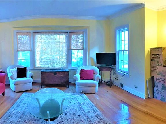 3rd image of 1836 N Nagle Ave