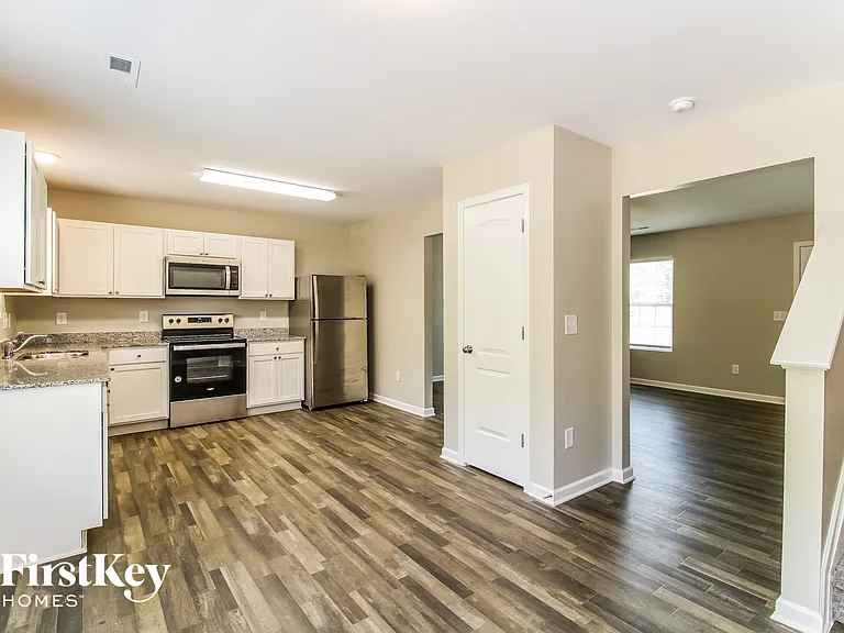 206 Glenoaks Dr — Photo 4