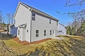 5 bed, 3.0 bath, 2435 sqft, $2,450 — Photo 2