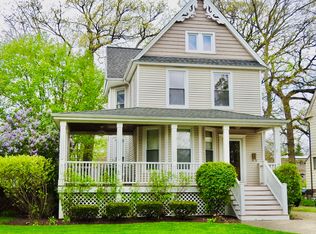 68 Kimbark Rd, Riverside, IL 60546