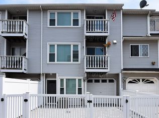 12 Simmons Loop, Staten Island, NY 10314
