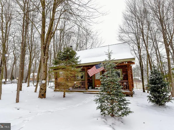 15 Village Dr Unit 1, Oakland, MD 21550