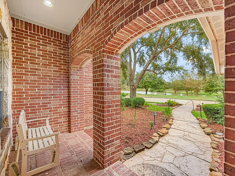 802 Floriencia St — Photo 3
