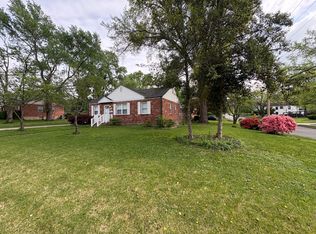 9766 Warson Pl, Saint Louis, MO 63119