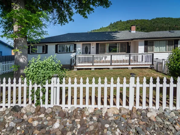 142 Mountain View Ave, Myrtle Creek, OR 97457