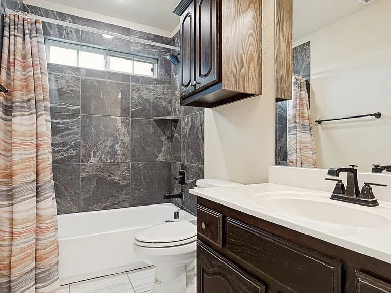 8107 Graystone Dr — Photo 8