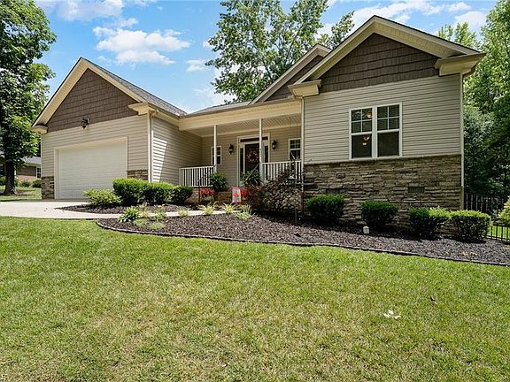 4th image of 407 Eva Ln