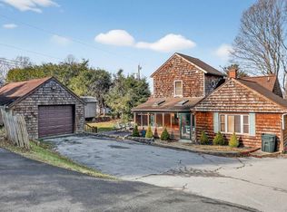 206 Sherwood Ln, Bluefield, WV 24701