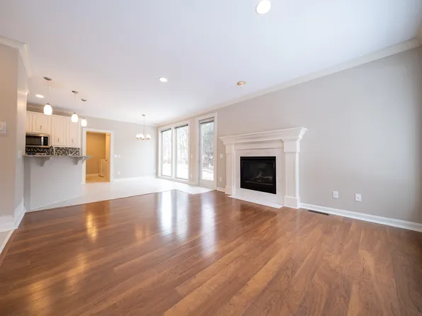 3290 N Shore Dr, Wayzata, MN 55391