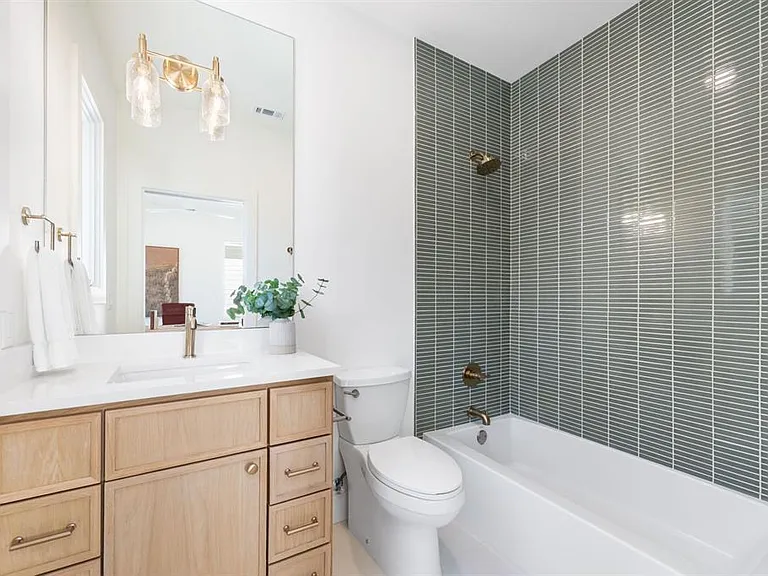 2406 Euclid Ave #2 — Photo 15