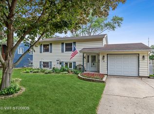 189 Marian Pkwy, Crystal Lake, IL 60014