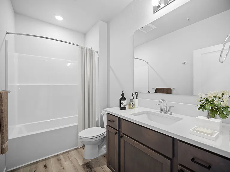 Valleyway Apartments — Photo 8