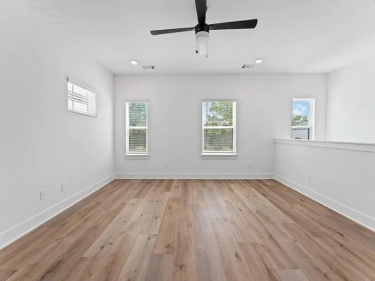 8023 Cora St #B — Photo 12