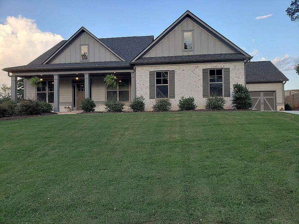 Ranch with 4 car garage